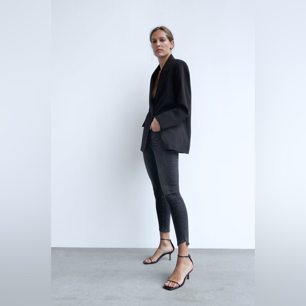 ZARA MID-RISE SKINNY JEANS - Black (NWT)